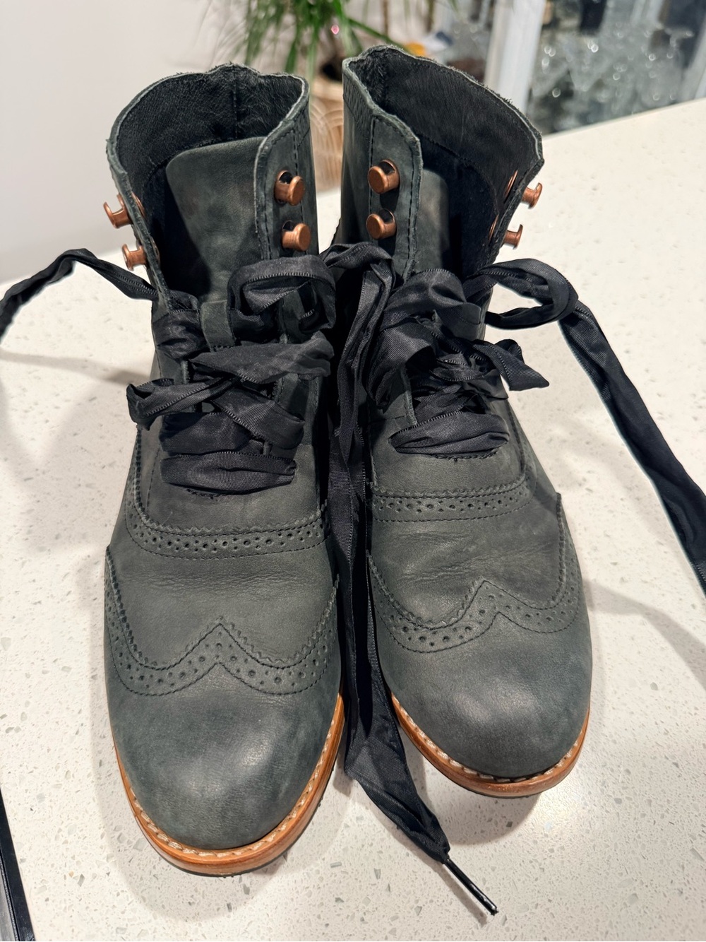 Women's Dark Gray Sebago Claremont Sz 9 Lace-Up Ankle Boots Like New